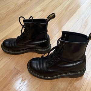 Dr. Martens Black Boots sleek size 6